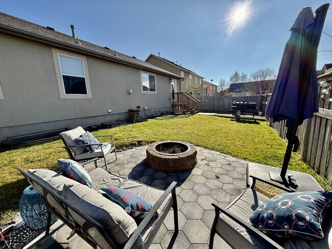 Building Photo - 8633 Chase Cir