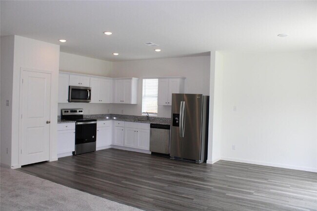 Building Photo - 1665 Hossler Trl