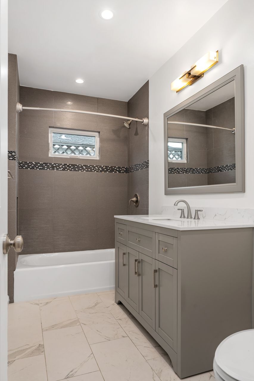 Building Photo - 7901 Westlawn Ave