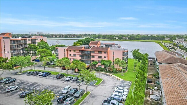 Building Photo - 20840 San Simeon Way