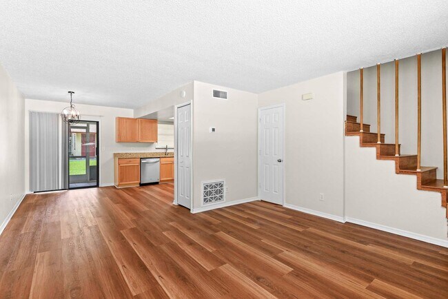 Building Photo - Fully remodeled 2 bedroom in Kissimmee ava...