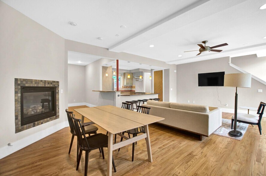 Building Photo - Contemporary Whittier home with wraparound deck