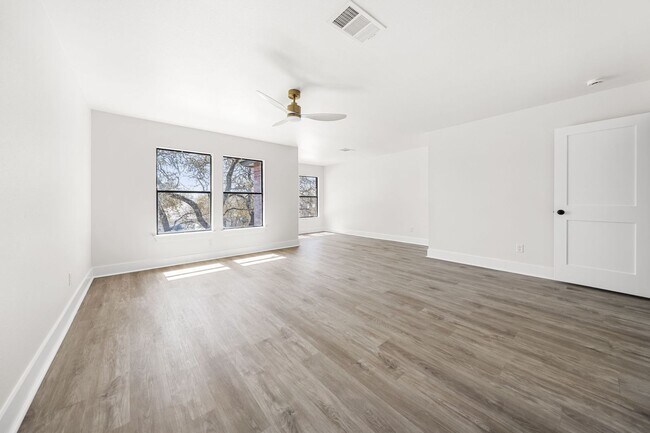 Building Photo - Stunning 3/BR, 2/BA Modern Rental Home – A...