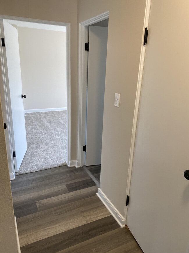 Building Photo - 9421 W North Ave