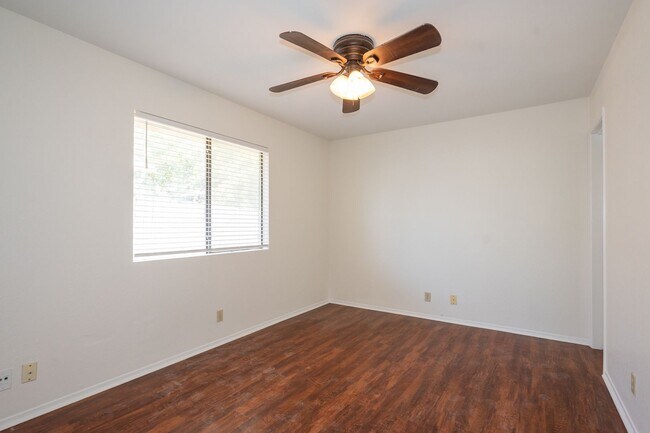 Building Photo - 1110/1108 Woodlief Trl