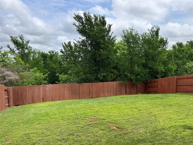 Building Photo - 1220 Highland Ridge Rd