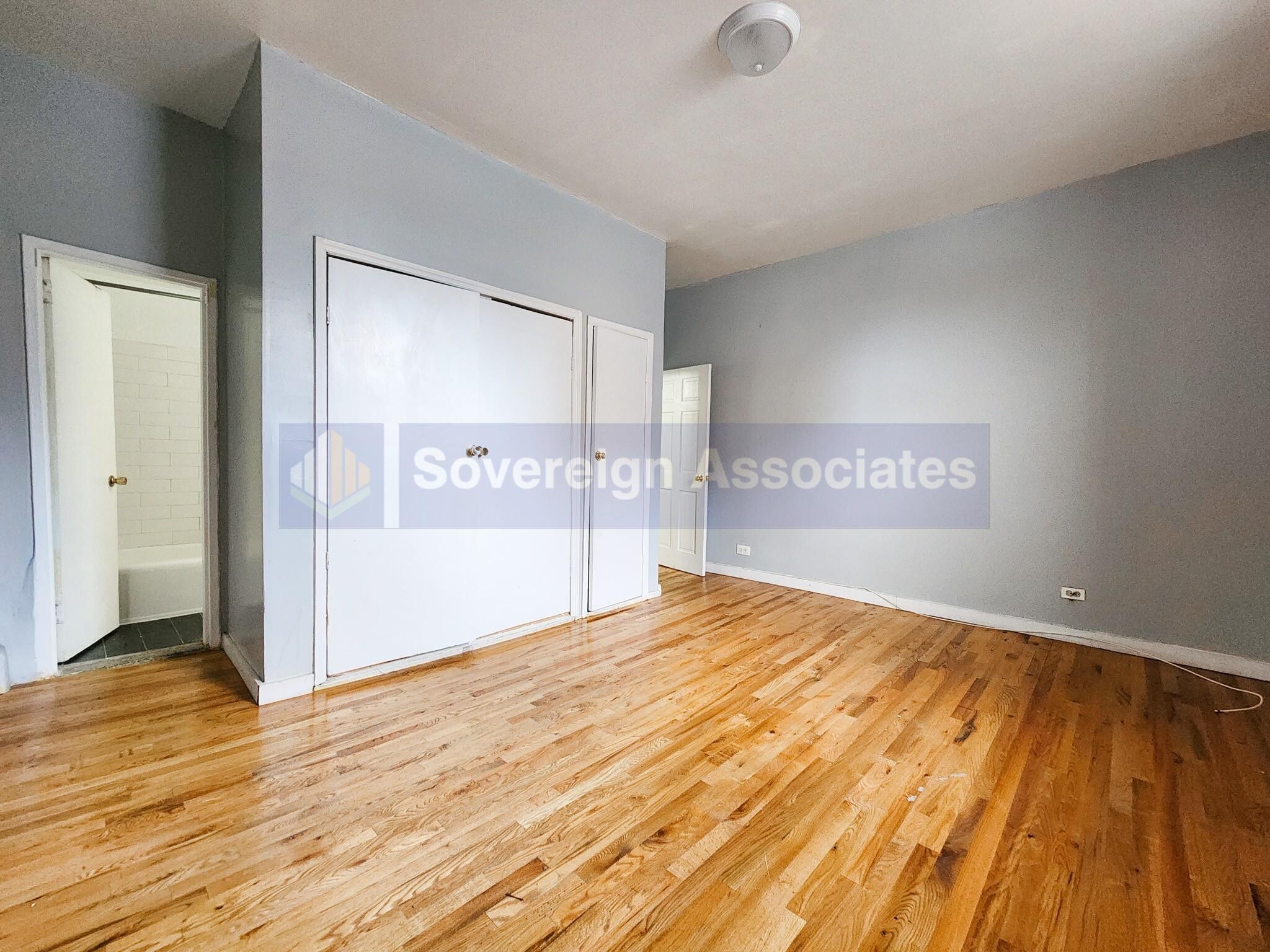 Building Photo - 210 W 251st St