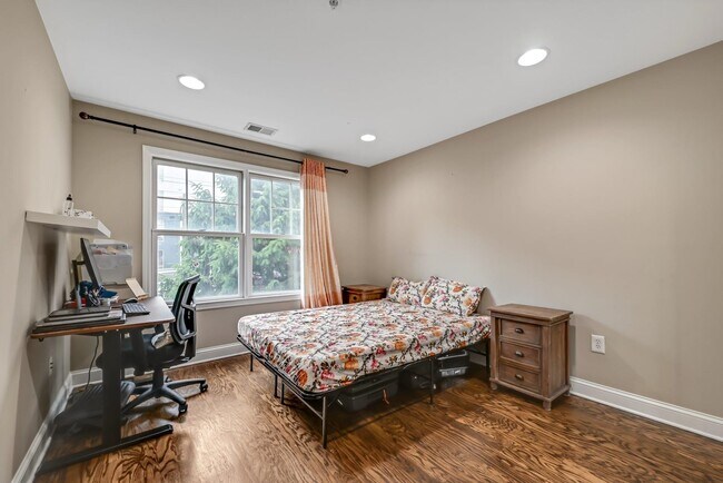 Building Photo - 172 Price Ct