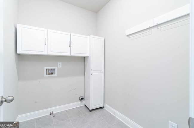 Building Photo - 831 Corsiglia Farm