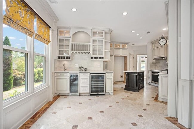 Building Photo - 6285 Sterling Dr