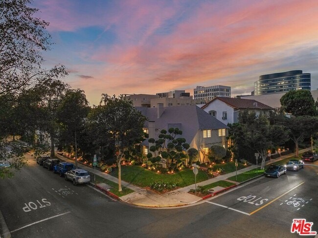 Building Photo - 9677 Charleville Blvd