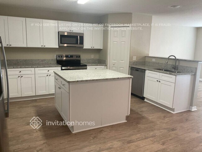 Building Photo - 1264 Myopia Hunt Club Dr