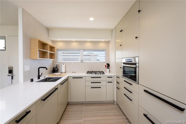 Building Photo - 2161 Kalia Rd