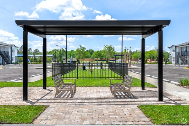 Outdoor Space - Venture Apartments