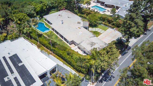 Building Photo - 1201 Loma Vista Dr