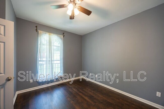 Building Photo - 1725 Brookwood Dr NE