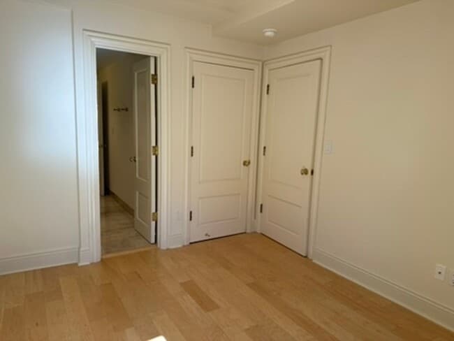 Building Photo - Epic REA- Serene 2 BR/1 BA Flat w/Private Deck & Yard in Lone Mountain