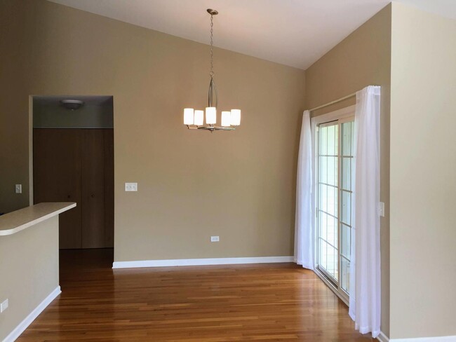 Building Photo - 525 Silverstone Dr