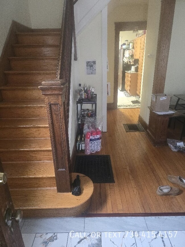 Building Photo - 818 Packard St