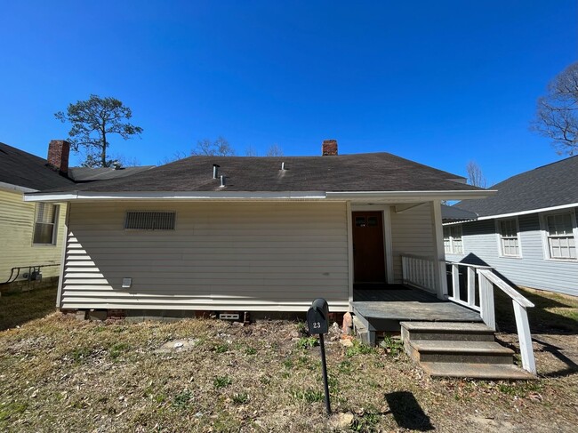 Building Photo - Cute 2bedroom house in Bibb City!!