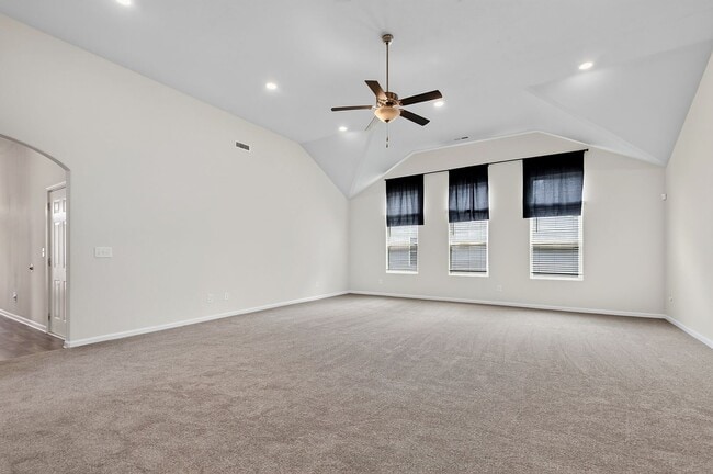 Building Photo - 4 Bedroom Ranch in Creedmoor!