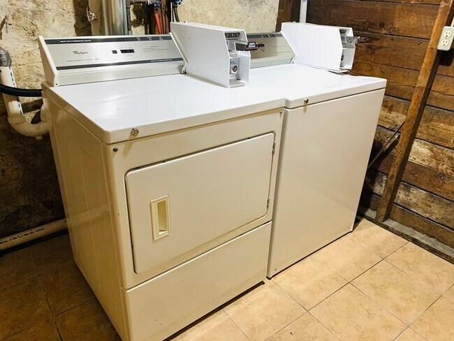 Building Photo - 801 Boylston St