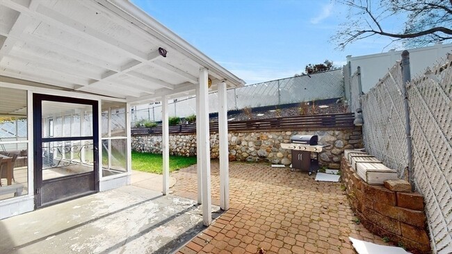 Building Photo - 61 Montmorenci Ave
