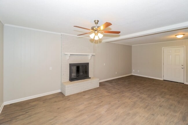 Building Photo - 5380 Albemarle Dr