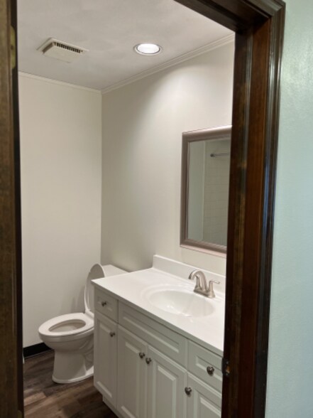 Building Photo - 5626 Pepper Dr
