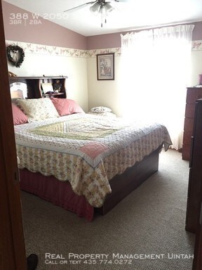Building Photo - Great 3 Bed 2 Bath House in Sunburst Terrace