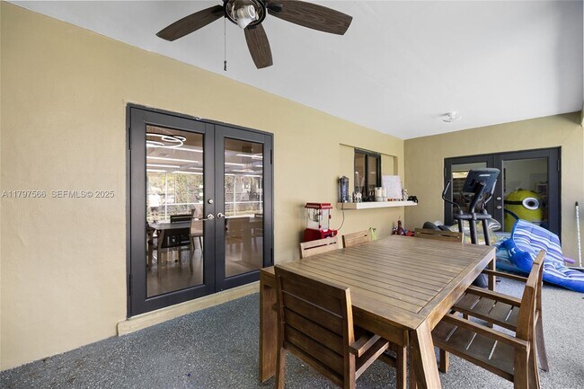 Building Photo - 20375 NE 22nd Pl