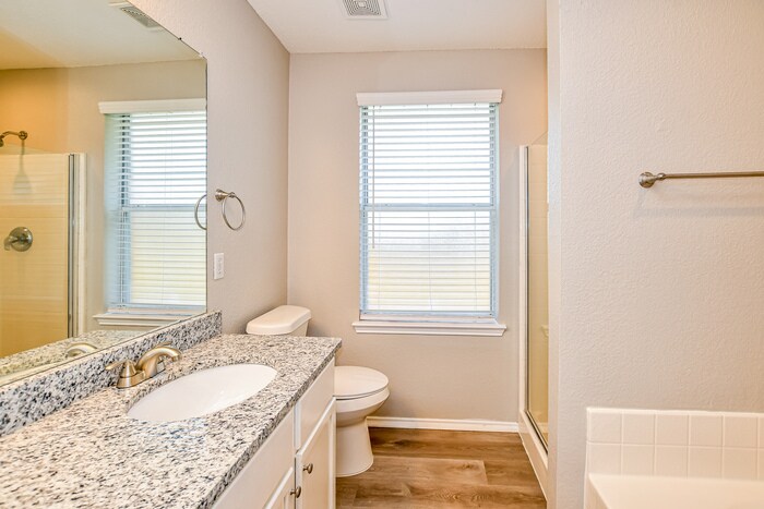 Building Photo - 513 Colt Dr