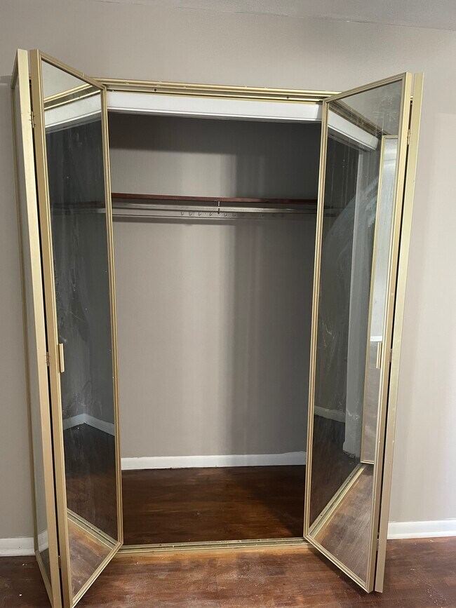 Building Photo - 16222 Howe Rd