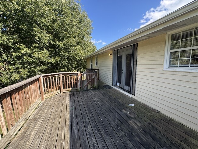 Building Photo - 125 SE 240th Rd
