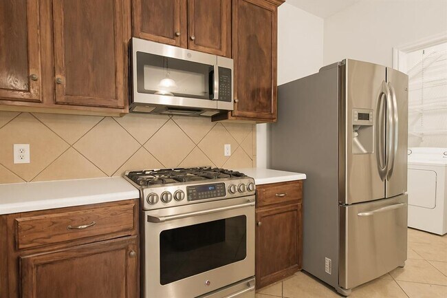 Building Photo - 1132 Alexandria Way