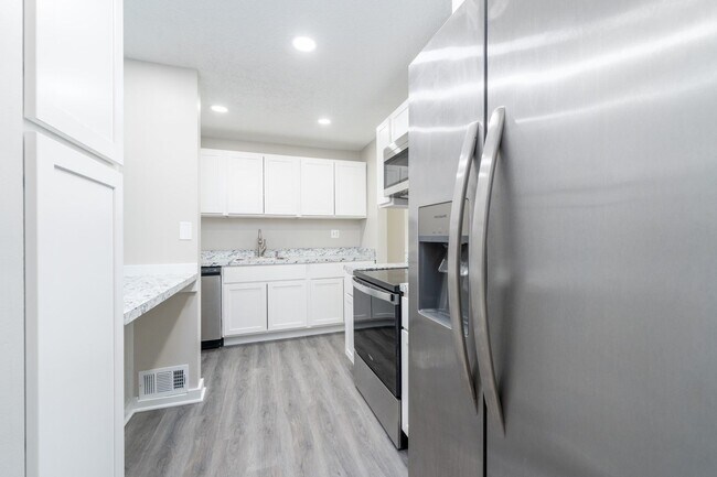 Building Photo - 2218 Clove Terrace