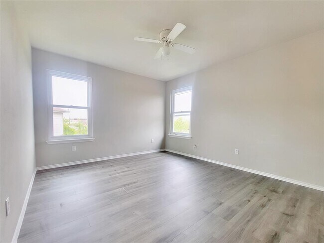 Building Photo - 110 Hays Forest Cove