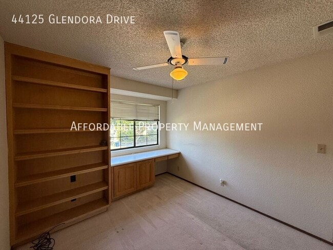 Building Photo - 44125 Glendora Dr