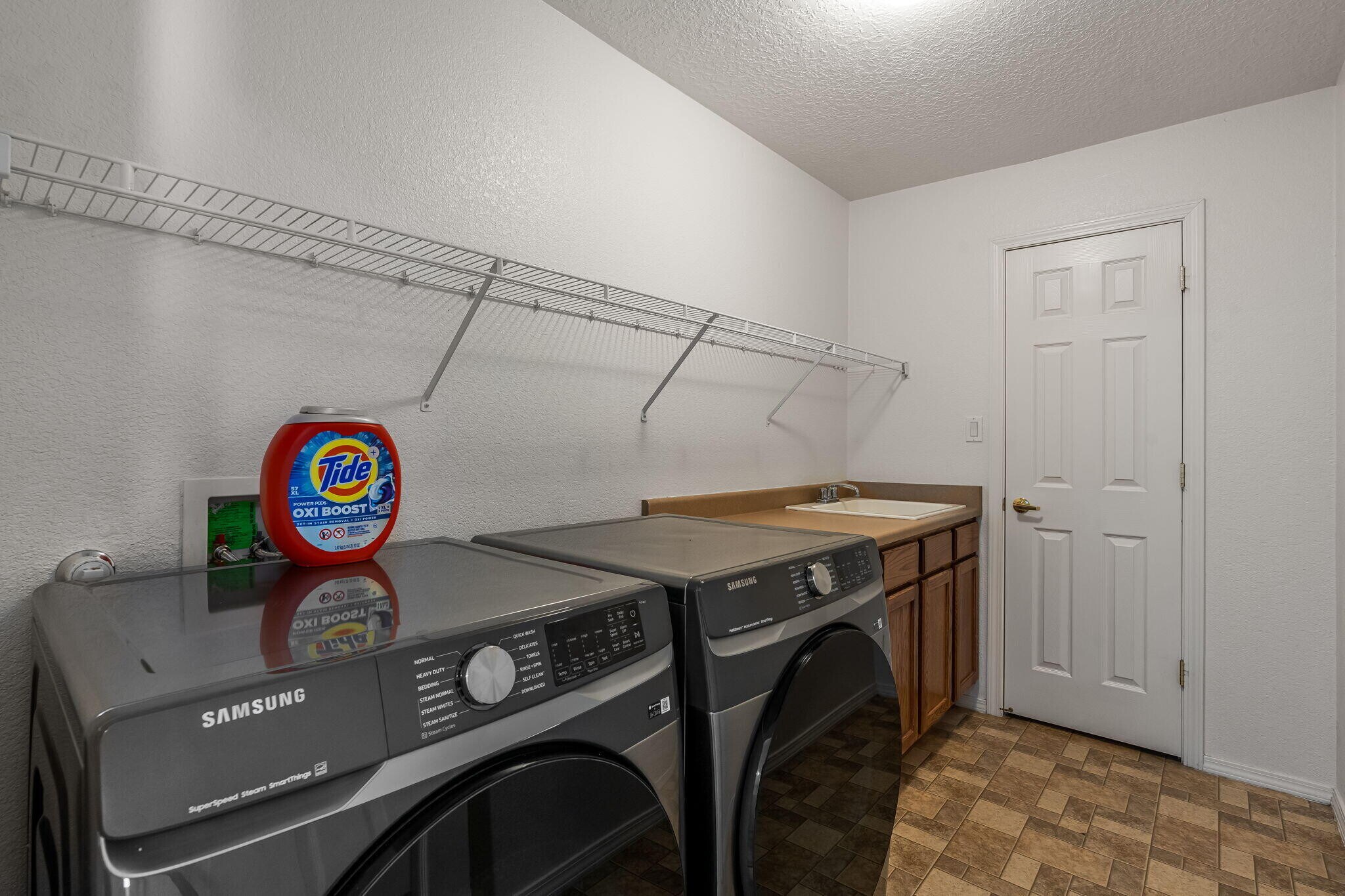 W/D Room w/ sink - 7019 Kayser Mill Rd NW