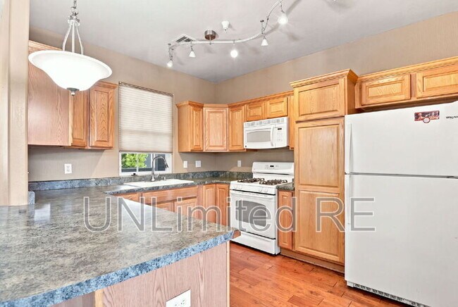 Building Photo - 2455 W Silverton Dr