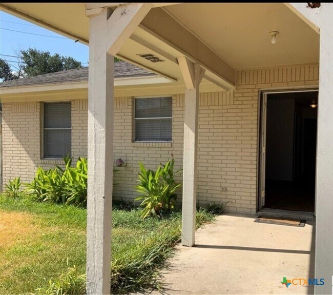 Building Photo - 1409 Paseo Del Oro