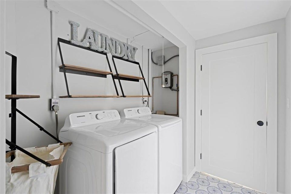 Building Photo - 2000 SE 26th Ave