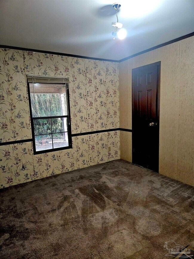 Building Photo - 649 Hwy 95A N