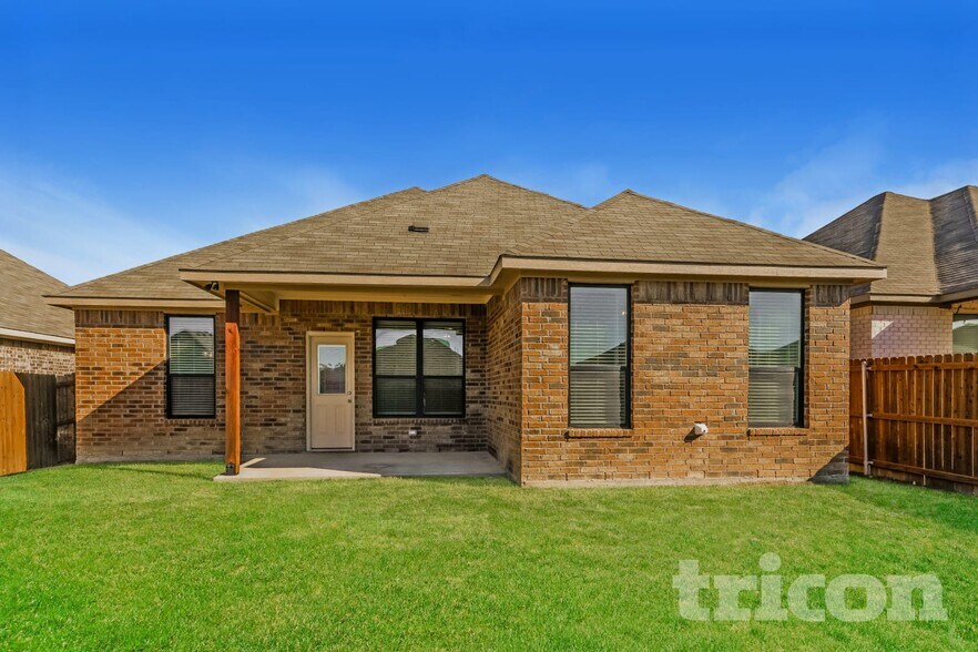 Building Photo - 10316 Ft Ewell Trl