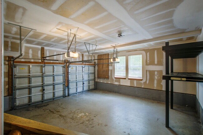 Building Photo - 2217 Daniel Island Dr
