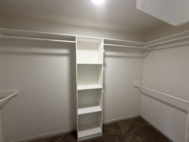 Building Photo - 10031 Haddington Dr