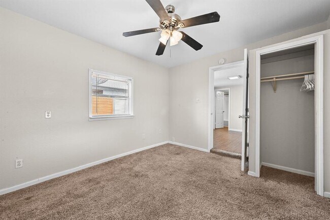 Building Photo - 1706 Riverview St