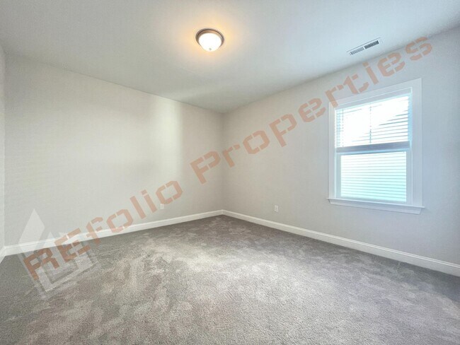 Building Photo - Amazing 4 Bedroom, 2.5 Bathroom Home with 1st Floor Primary Bedroom Suite, High Speed Internet, a...