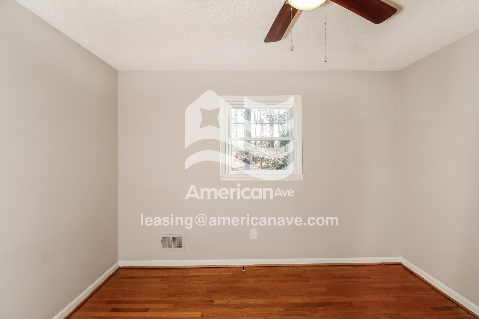 Building Photo - 1807 Holly Hill Dr