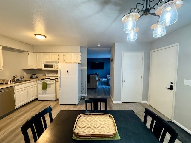 Building Photo - 2808 Iris Dr